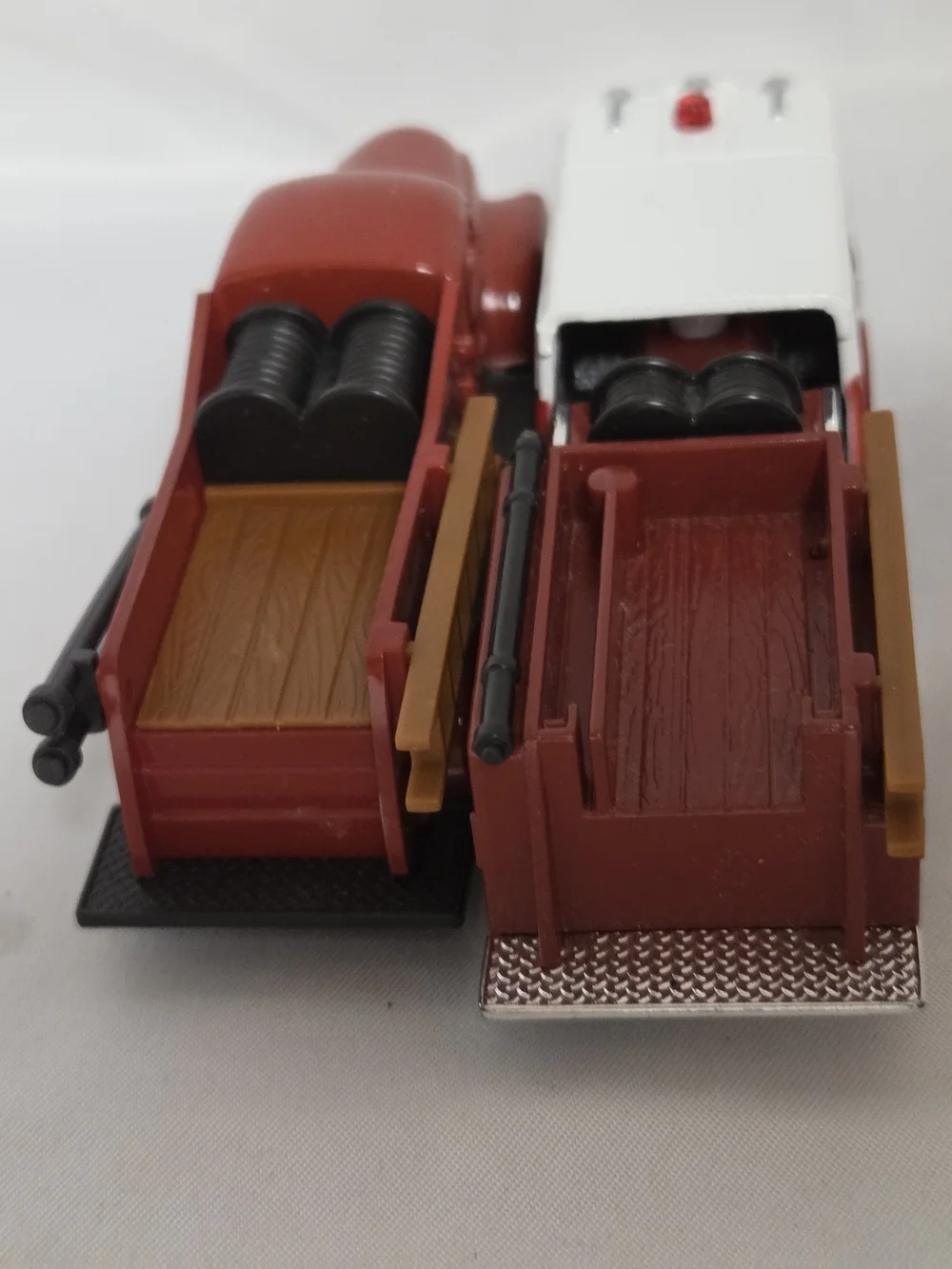 Die-Cast‎ 1948 Fire Truck. Task Master By High Speed Red